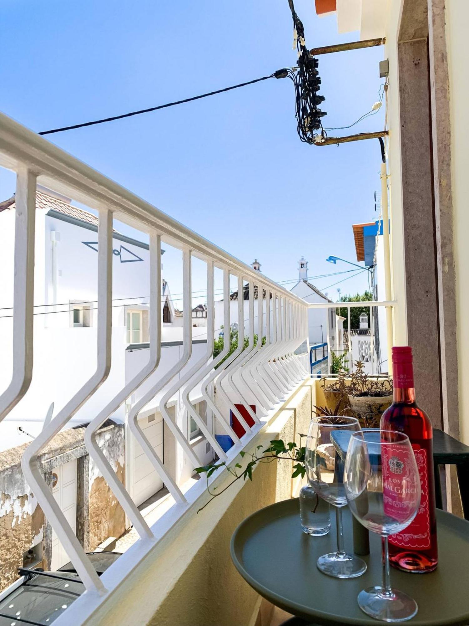 Chic Suite Figueiras W Balcony In Taviras Historical Centre المظهر الخارجي الصورة